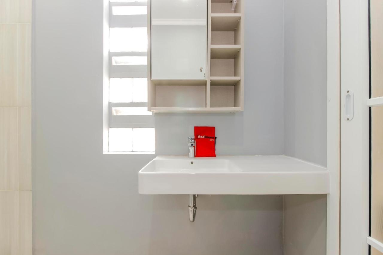 Reddoorz Plus @ Kwitang 2 Джакарта Екстериор снимка